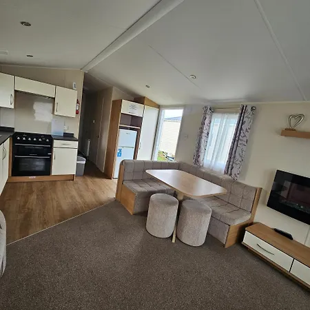 Primrose Valley- Pine Ridge Apartment *